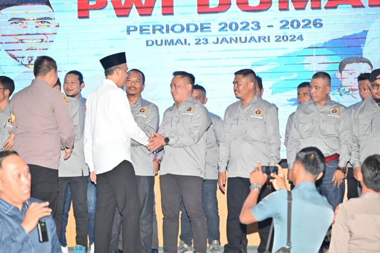 Ketua PWI Riau Lantik Pengurus PWI Dumai Periode 2023-2026