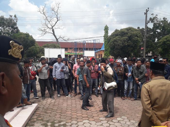 Pekerja PT SMIP Kembali Demo Disnaker Dumai, Sampaikan 9 Poin Tuntutan