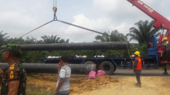 Polisi Hentikan Paksa Proyek Pipa PGN di Bukit Kapur