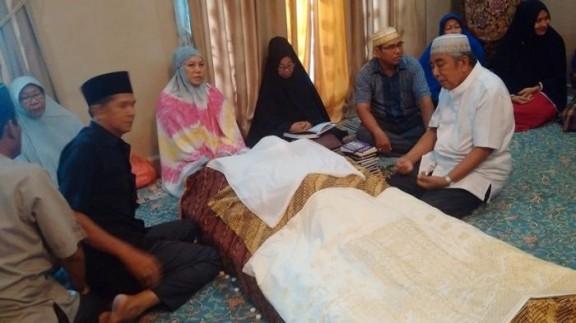 Selamat Jalan Pak Khairul Anwar,  Pelayat Berdatangan ke Rumah Duka
