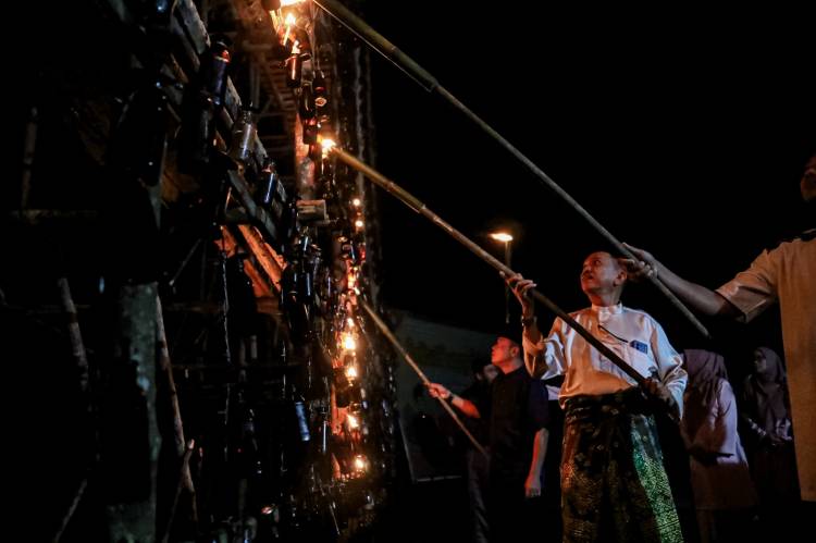 Festival Lampu Colok Semarakkan Malam 27 Liko di Dumai