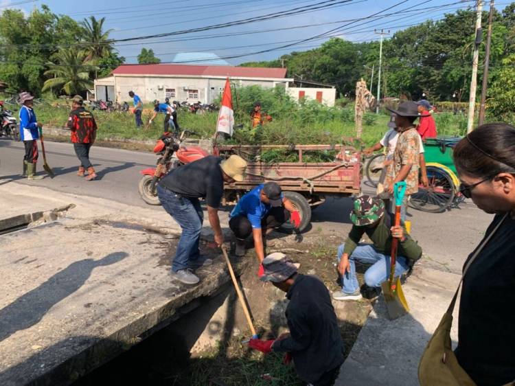 PT PPN RU II Dumai Bersama Warga Gelar Aksi Bersih Lingkungan