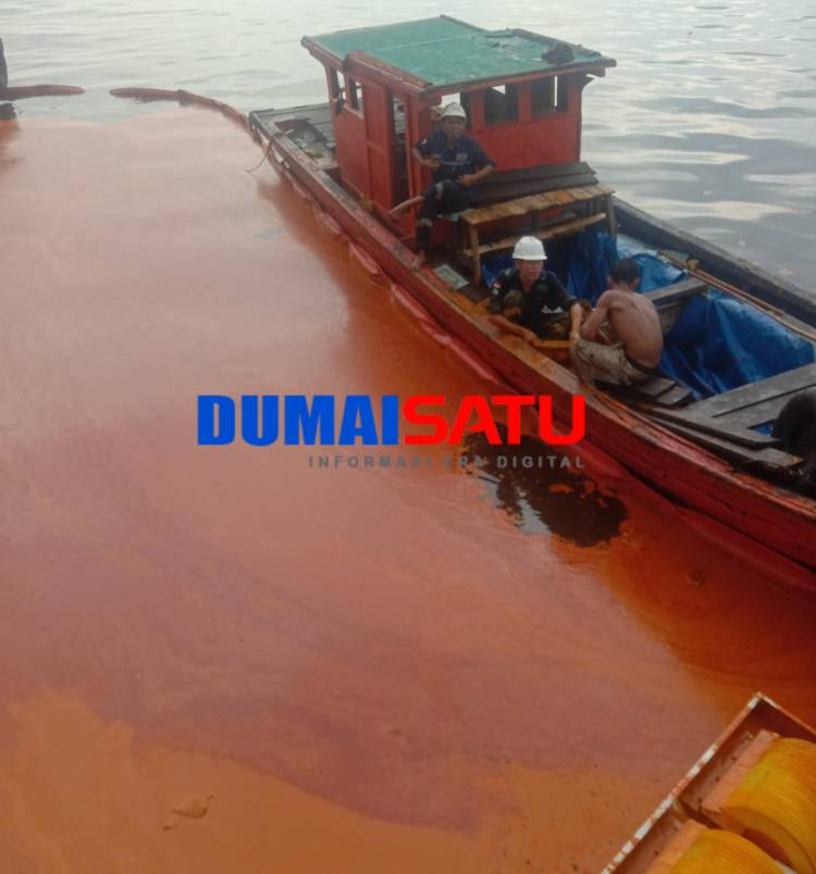 CPO Tumpah ke Laut Diduga Milik PT STP, Pelindo Dumai Bungkam