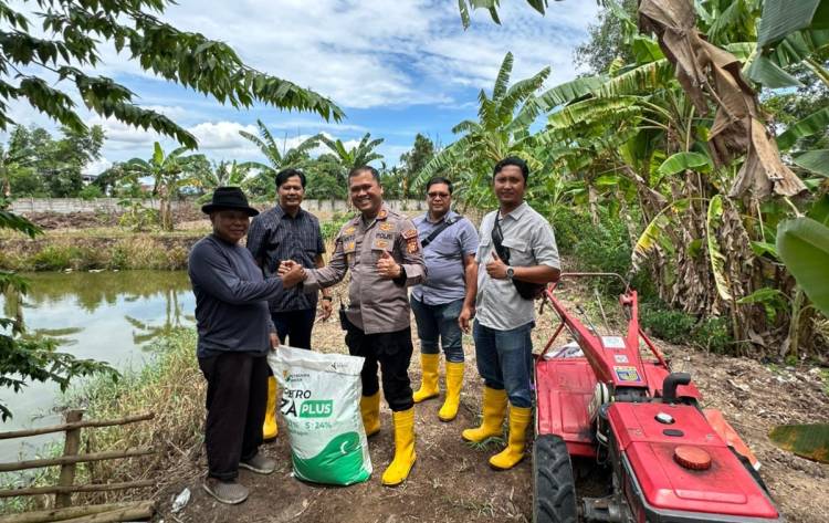 Polsek KSKP Dumai Perkuat Ketahanan Pangan Lewat Program Polisi Cinta Petani