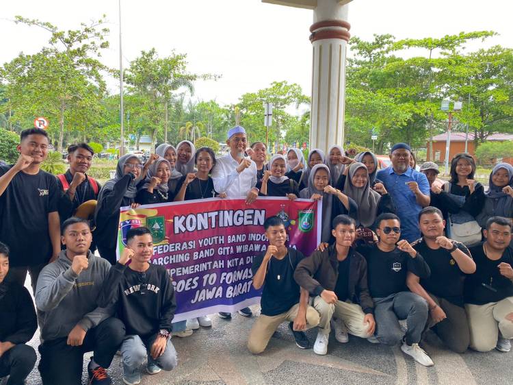 Walikota Dumai Lepas Kontingen Marching Band Gita Wibawa Praja Ikuti Fornas di Bandung