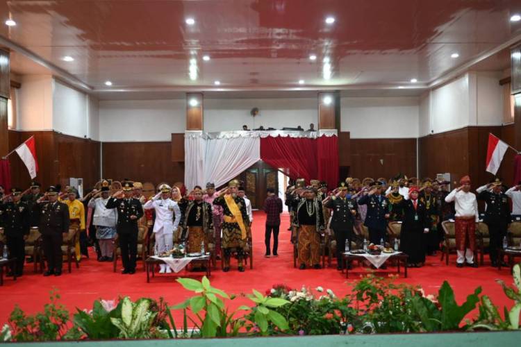 Walikota Dumai dan Wakil Walikota Ikuti Upacara Detik-Detik Proklamasi Secara Virtual