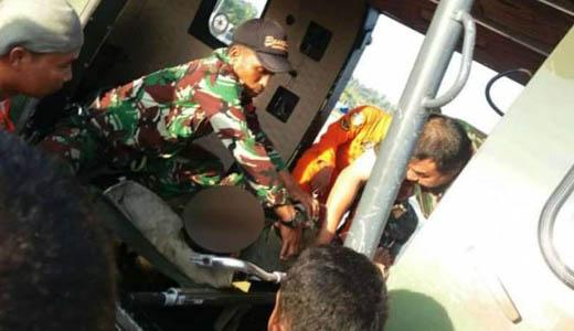 Korban Helikopter TNI AD Jatuh Di Kaltara, Jenazah Sertu Bayu Sadeli Dibawa Ke Dumai 