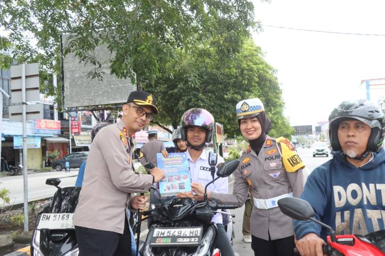 Polres Dumai Gelar Kampanye Keselamatan dan Bagikan Helm Gratis di Operasi Zebra 2025