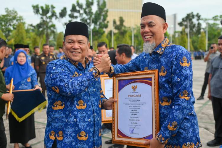 Dumai Raih Penghargaan UHC Prioritas di HKN 2025
