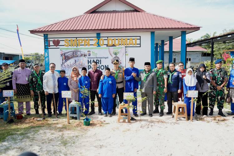 Polres Dumai Tanam 1.100 Pohon Serentak