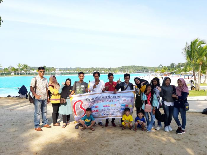 Kecerian Family Gathering Berkabar Media Grup di Pulau Bintan Kepri
